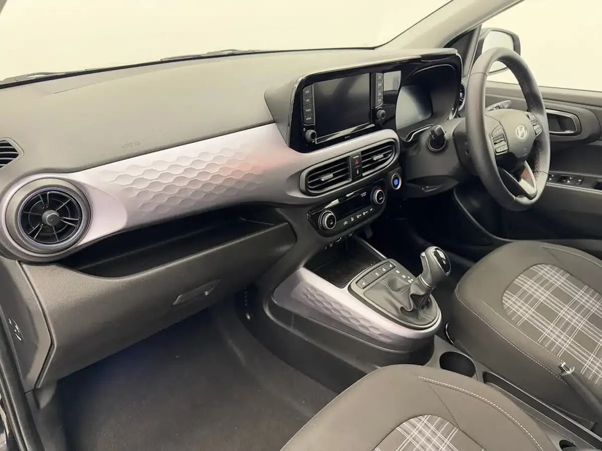 2024-hyundai-i10-10-premium-63ps-auto-big-13