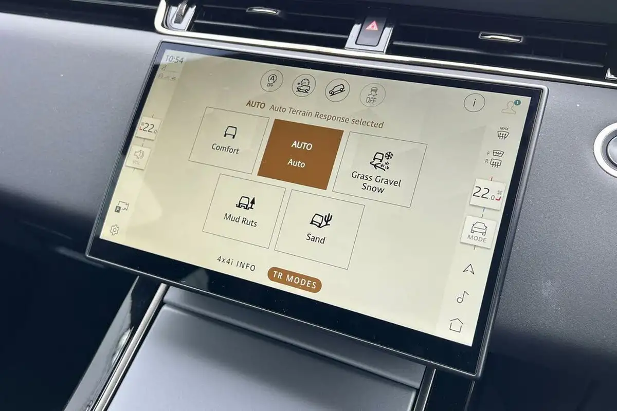 2024-land-rover-range-rover-evoque-15-p300e-s-big-48