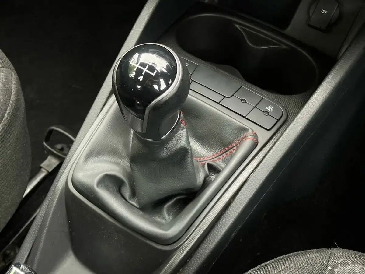 2014-seat-ibiza-12-fr-105ps-sportcoupe-3d-big-40