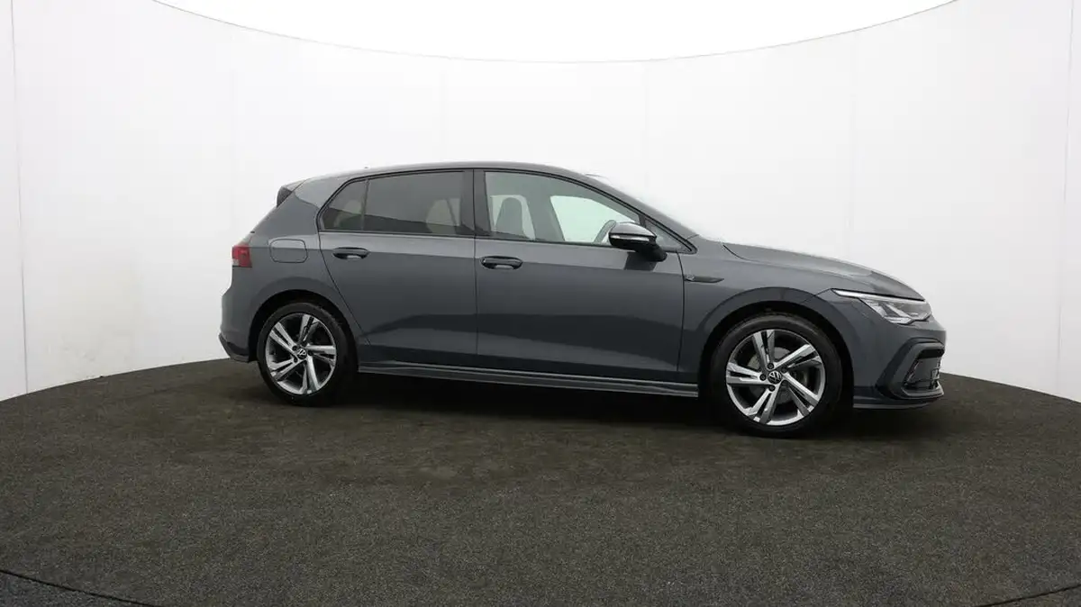 2022-volkswagen-golf-15-tsi-r-line-130ps-hatchback-big-41