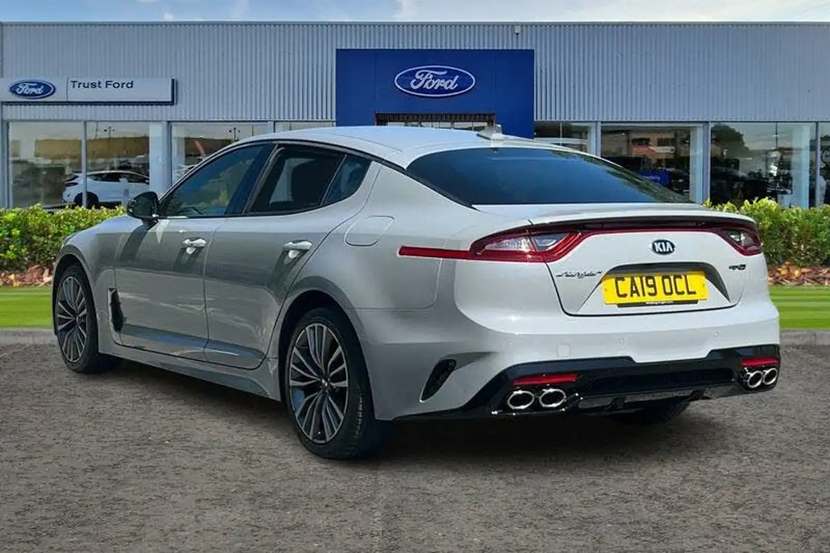 2019-kia-stinger-20-t-gdi-gt-line-244bhp-big-1