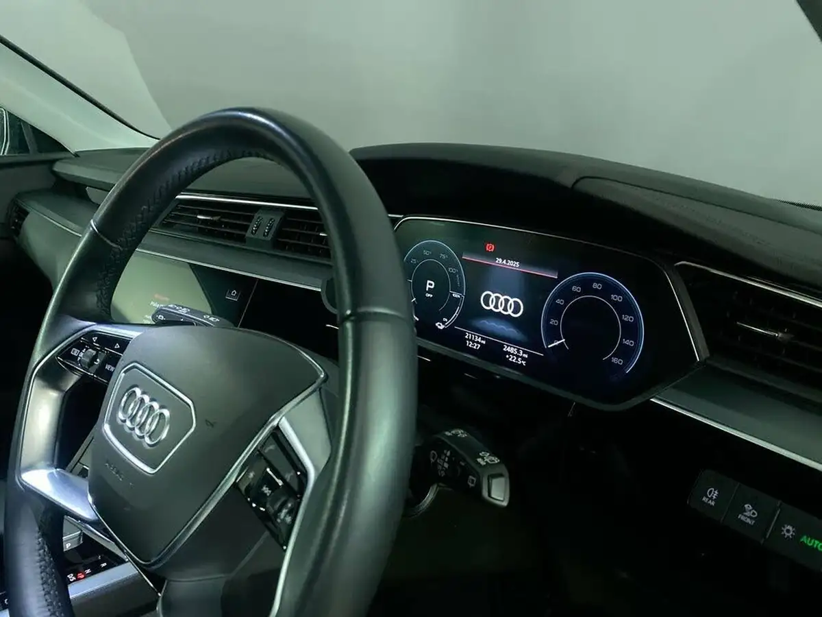 2022-audi-e-tron-55e-technik-station-wagon-big-15