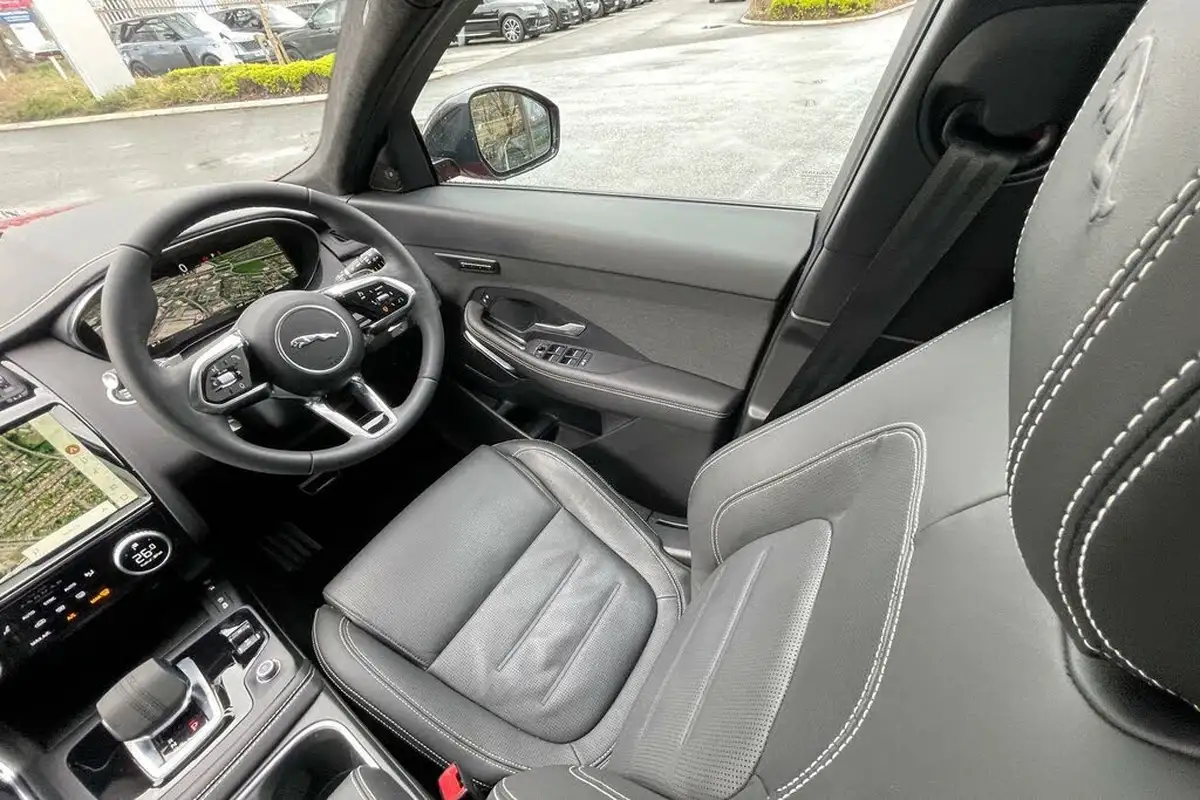 2024-jaguar-e-pace-15-p160-r-dynamic-hse-black-big-13