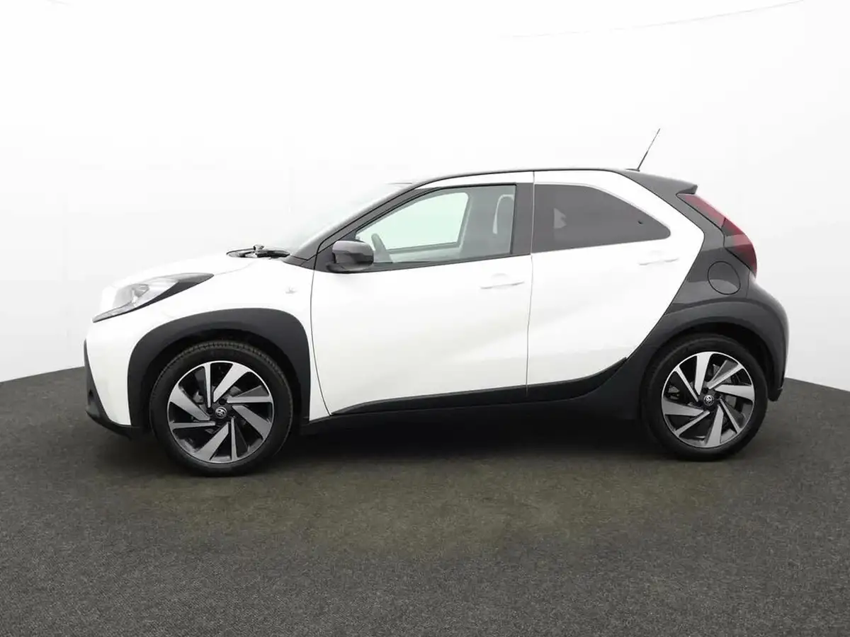 2024-toyota-aygo-x-10-vvt-i-edge-big-4