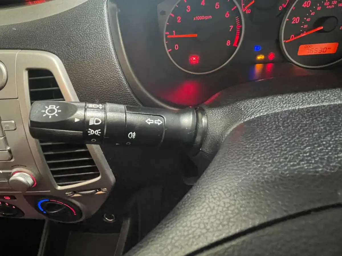 2010-hyundai-i20-12-comfort-5d-big-35