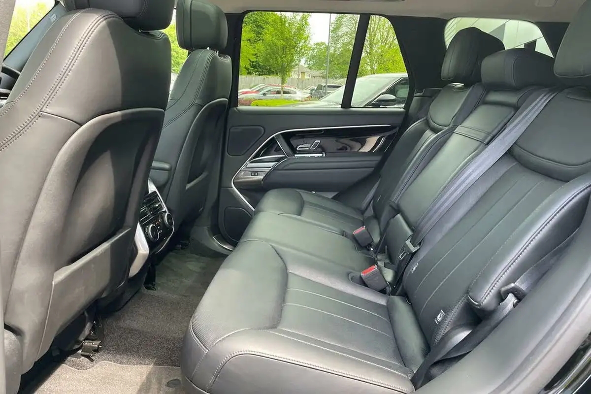 2023-land-rover-range-rover-30-d350-hse-big-53