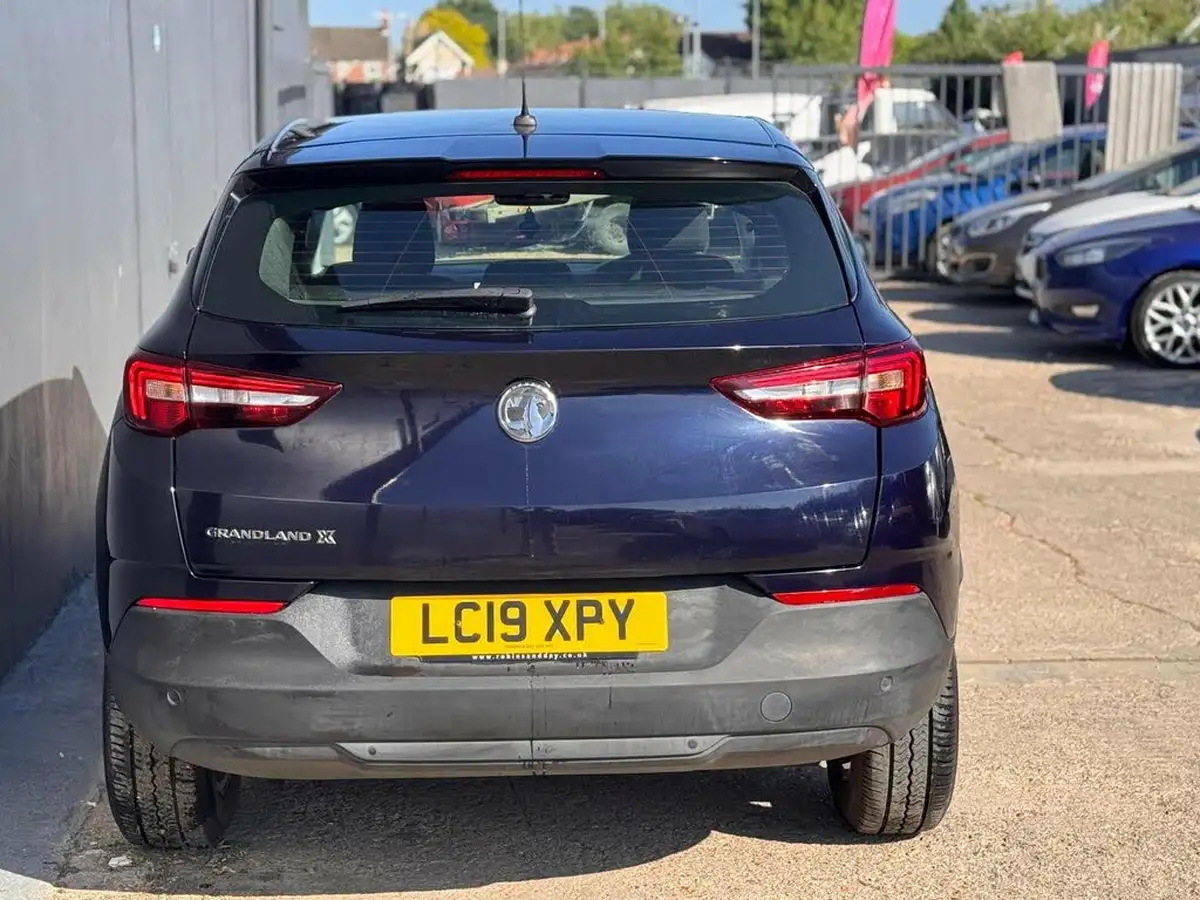 2019-vauxhall-grandland-x-12-se-ss-big-10