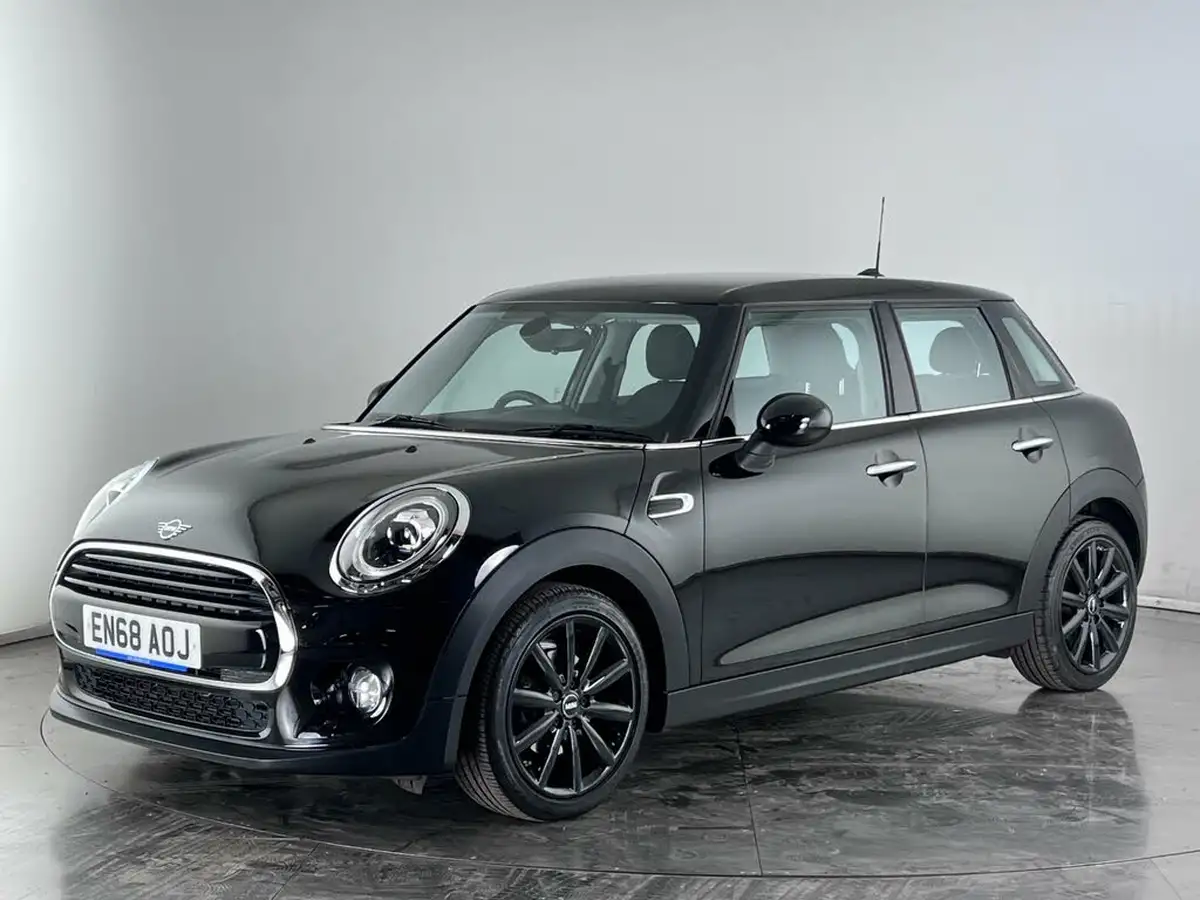 2018-mini-cooper-15-cooper-classic-ss-hatchback-5d-auto-big-3