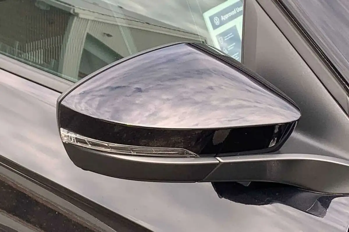 2022-volkswagen-t-cross-10-tsi-black-edition-95ps-big-22