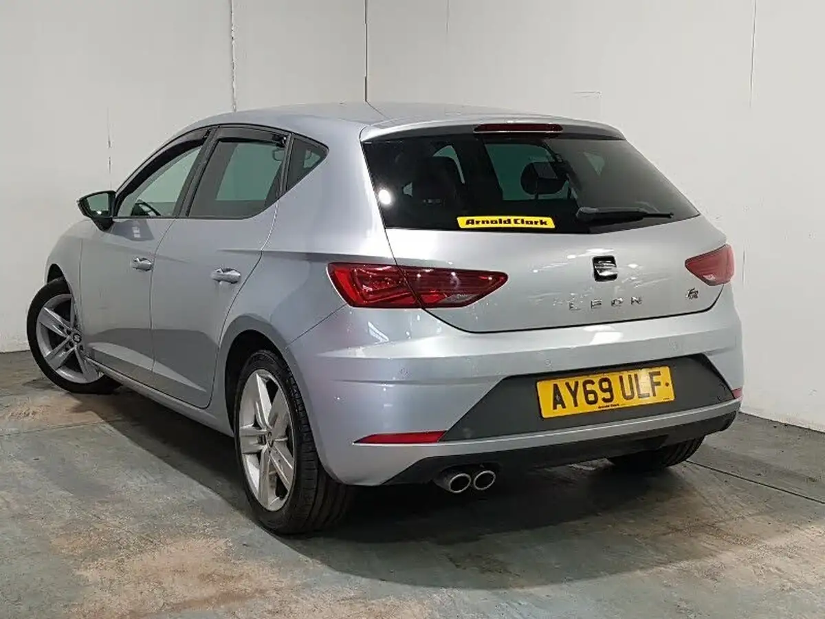 2019-seat-leon-20tdi-fr-hatchback-big-1