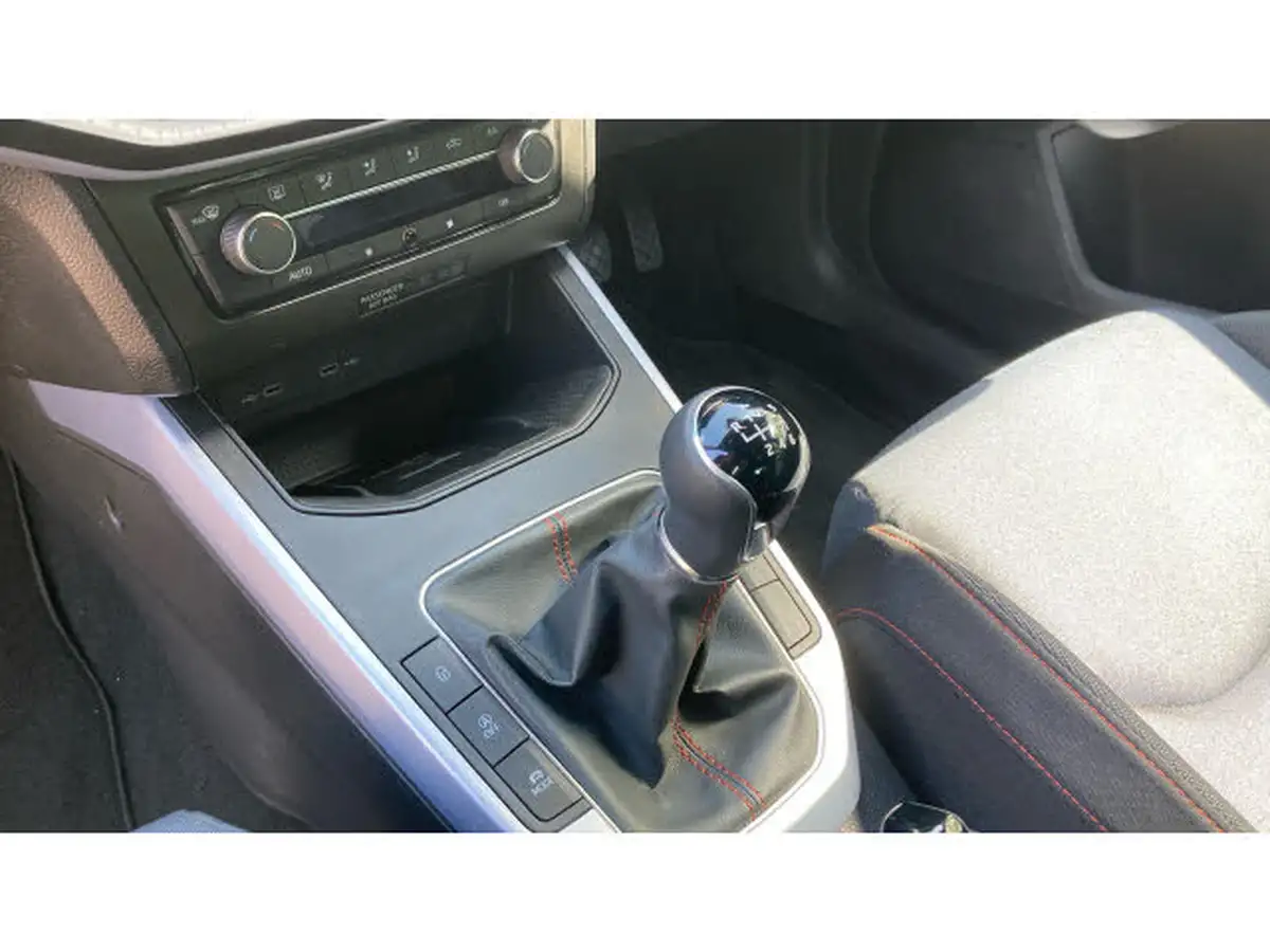 2022-seat-arona-10-tsi-fr-big-12