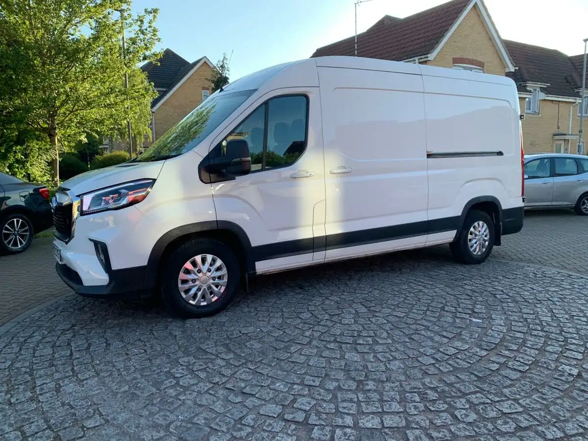 2022-maxus-e-deliver-9-e-lh-515kwh-big-65