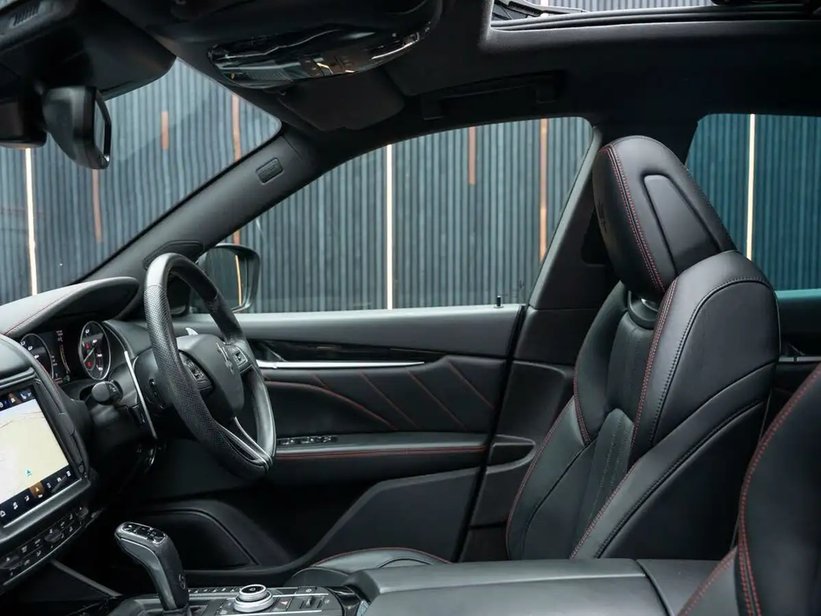 2020-maserati-levante-30-gransport-big-40