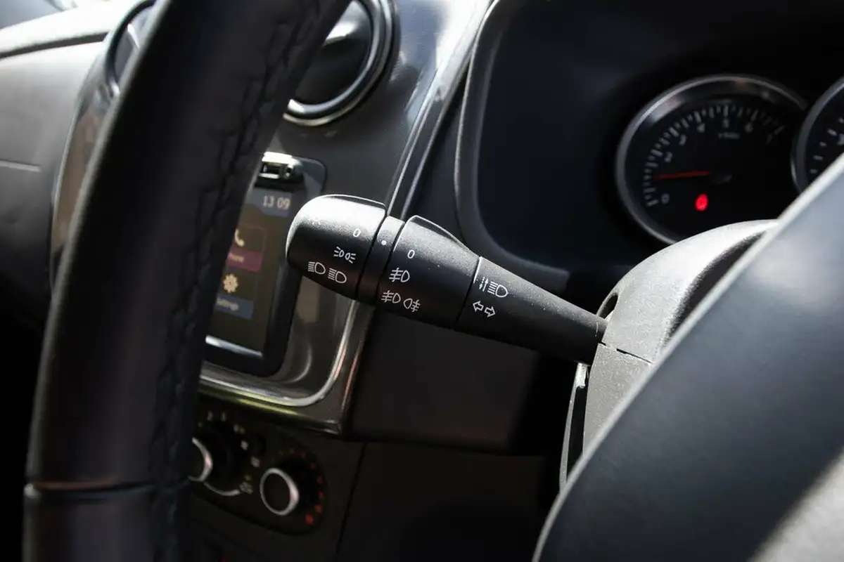 2020-dacia-logan-mcv-stepway-09-tce-comfort-big-16