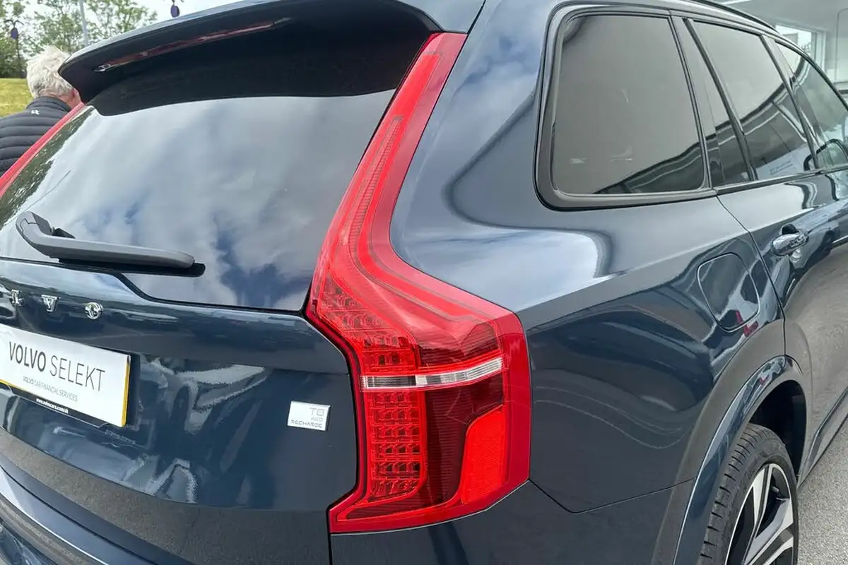 2024-volvo-xc90-20-t8-ultimate-dark-big-19