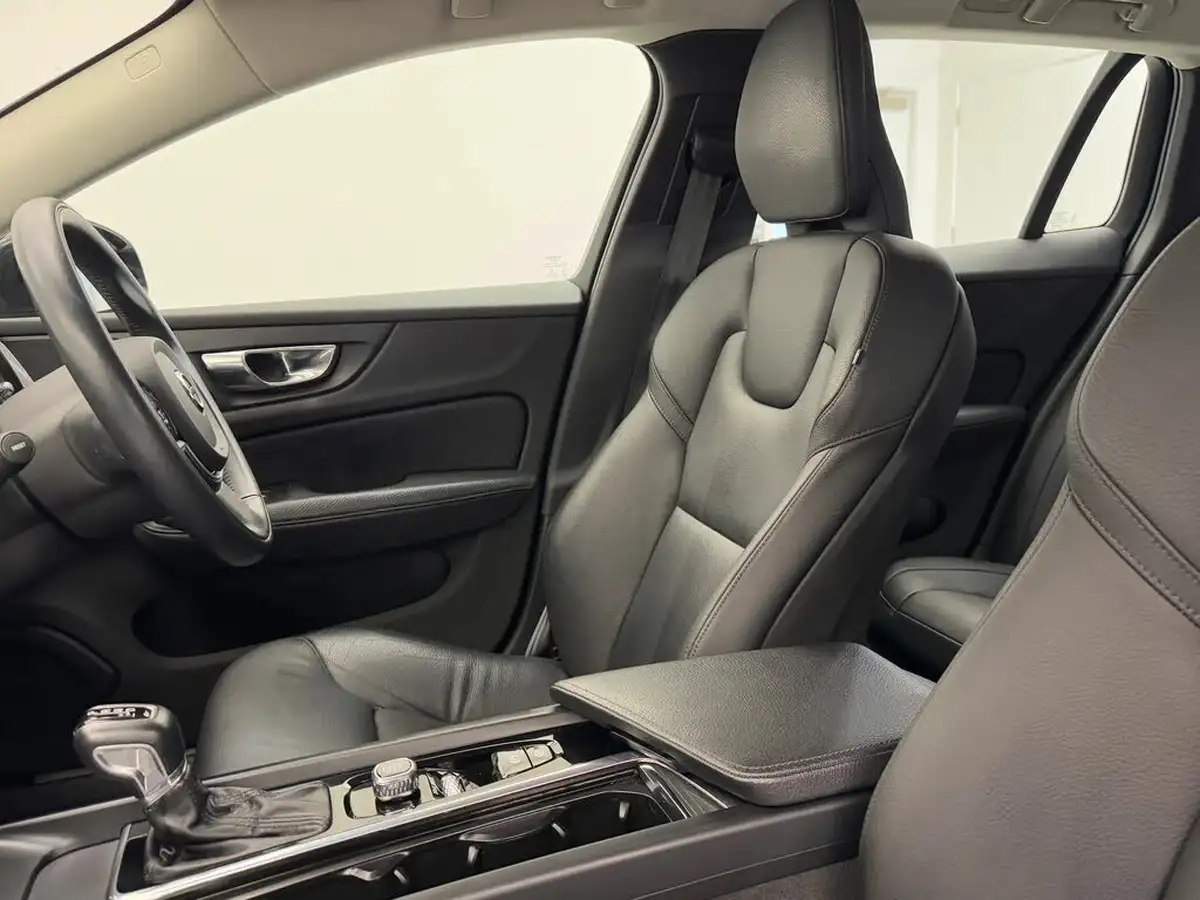 2020-volvo-v60-20td-d4-momentum-plus-geartronic-big-21