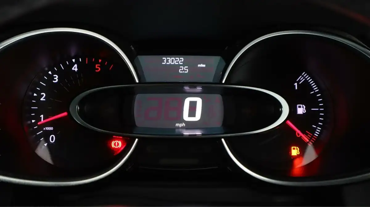 2018-renault-clio-15dci-signature-nav-90bhp-big-10