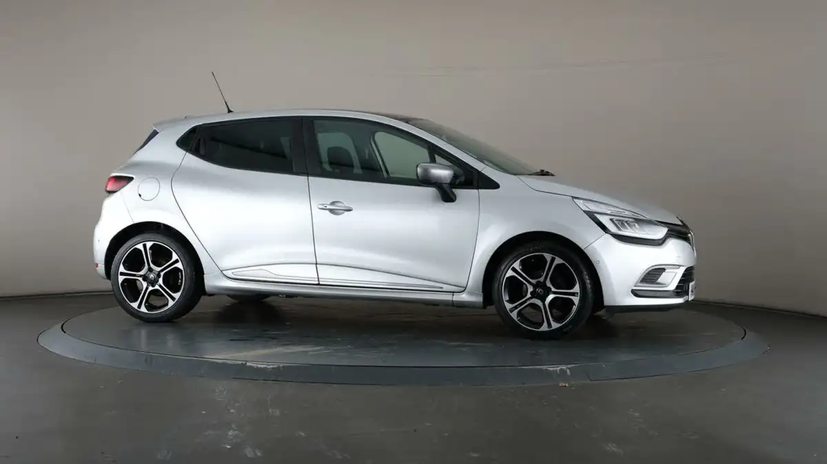 2018-renault-clio-15dci-signature-nav-90bhp-big-58