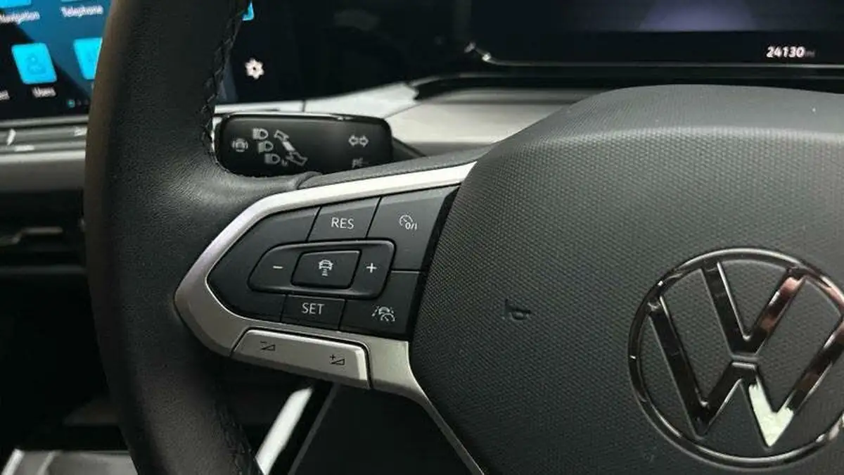 2023-volkswagen-golf-15-tsi-style-edition-150ps-big-24