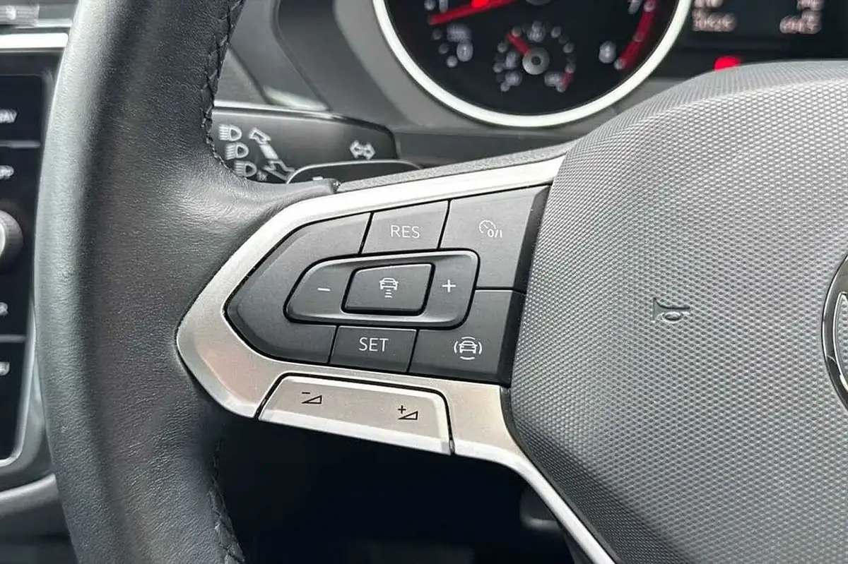 2021-volkswagen-tiguan-15-tsi-life-150ps-dsg-big-14