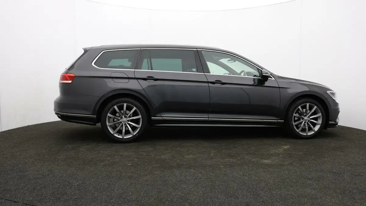 2018-volkswagen-passat-20tdi-r-line-150ps-ss-estate-5d-dsg-big-36