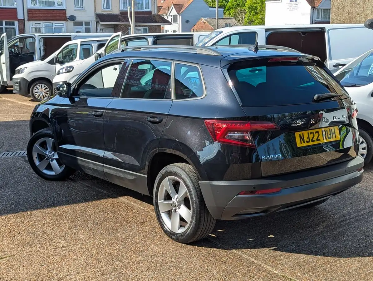 2022-skoda-karoq-15-tsi-se-l-big-4