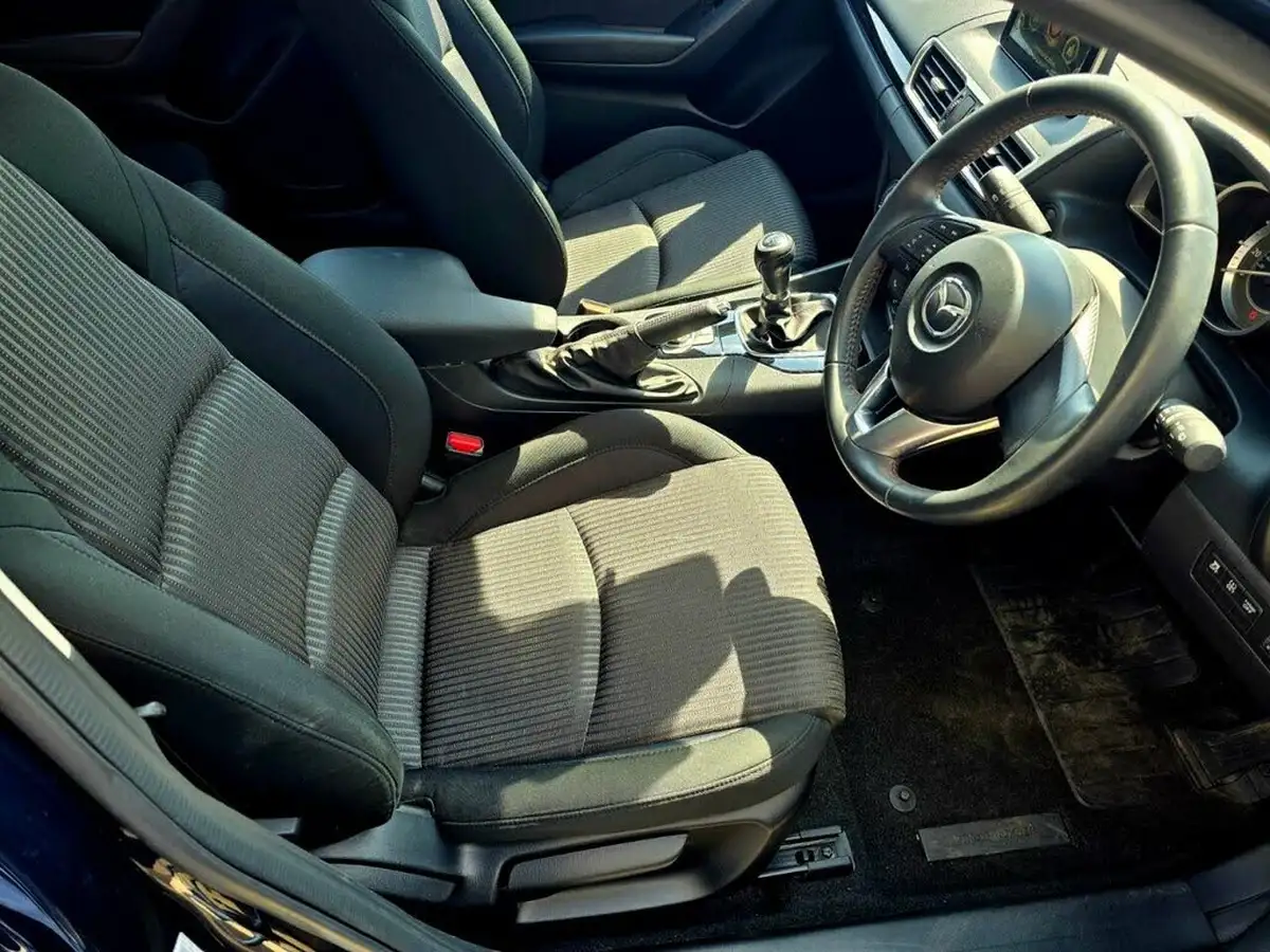 2014-mazda-mazda3-22td-se-hatchback-5d-big-10