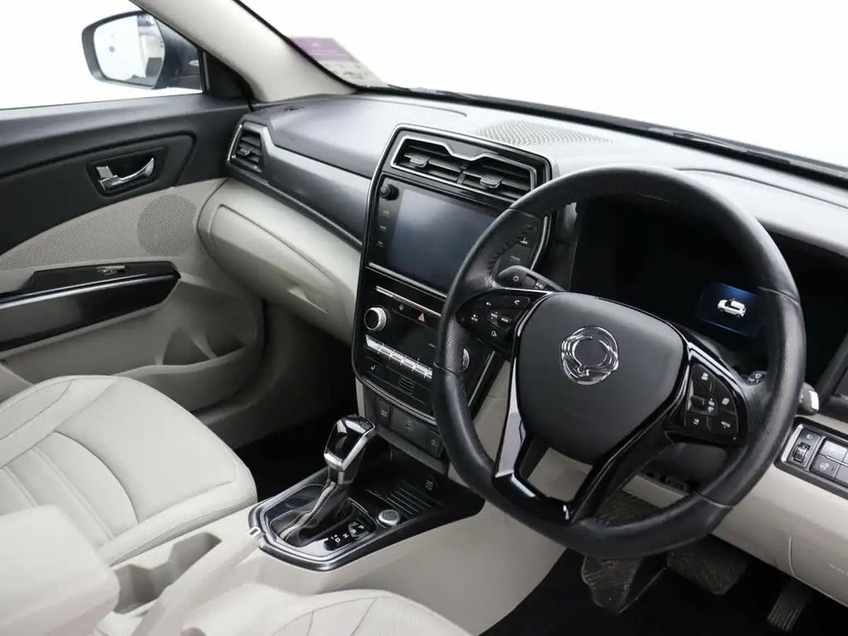 2022-kgm-ssangyong-tivoli-15-ultimate-auto-big-16