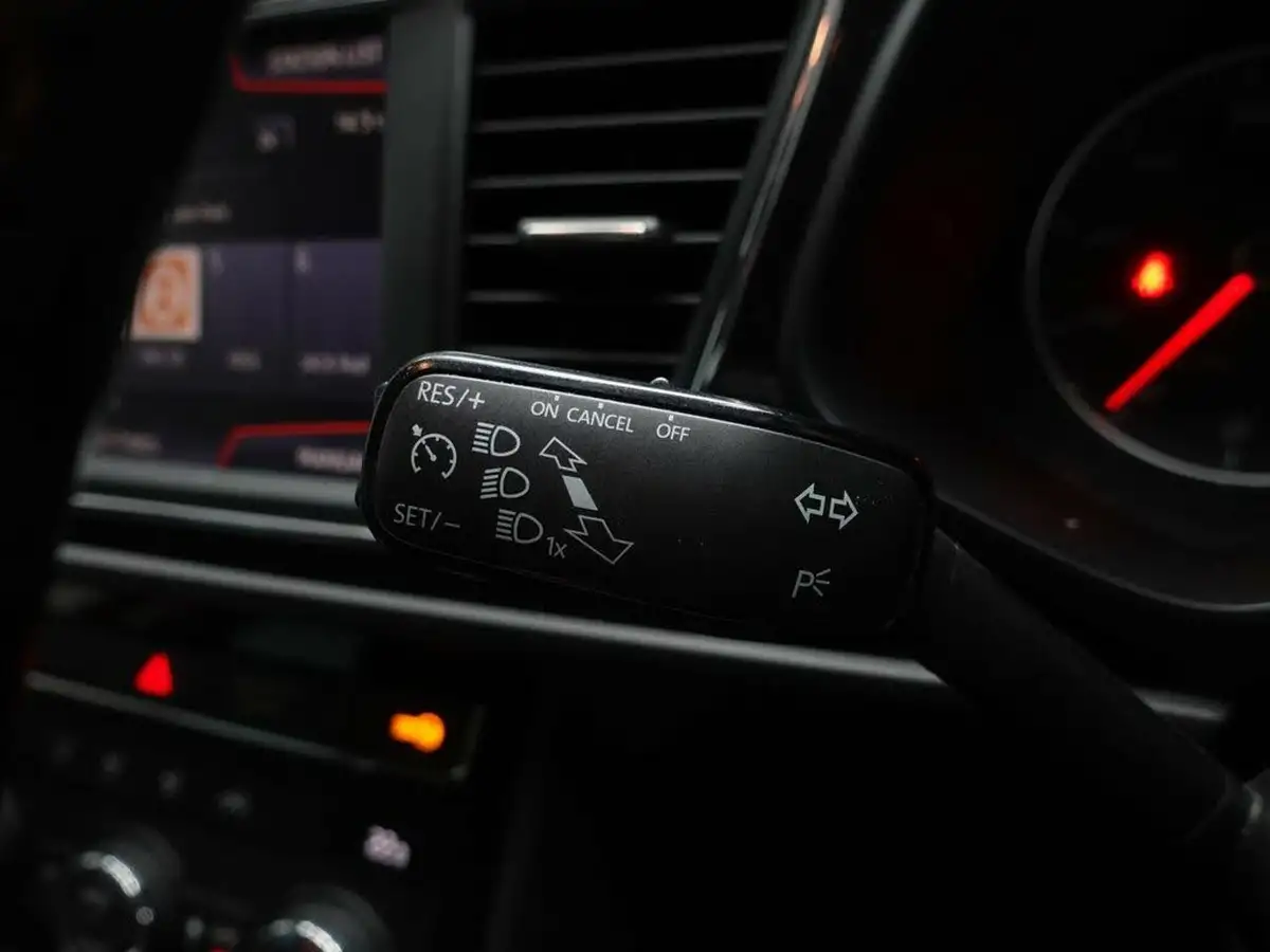 2018-seat-leon-18-tsi-fr-technology-estate-5d-dsg-big-26