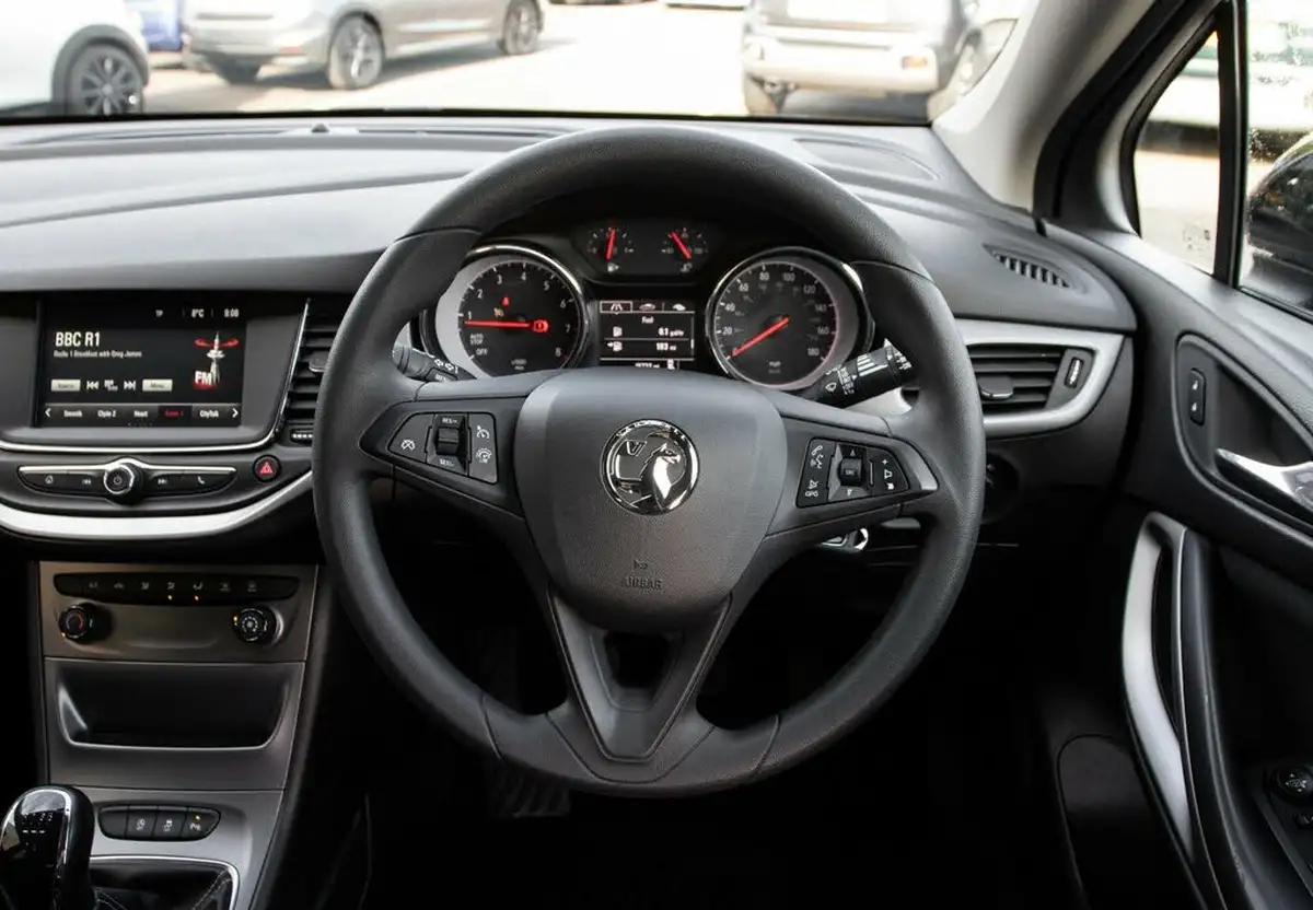 2017-vauxhall-astra-10i-turbo-design-ssecotec-hatchback-big-20