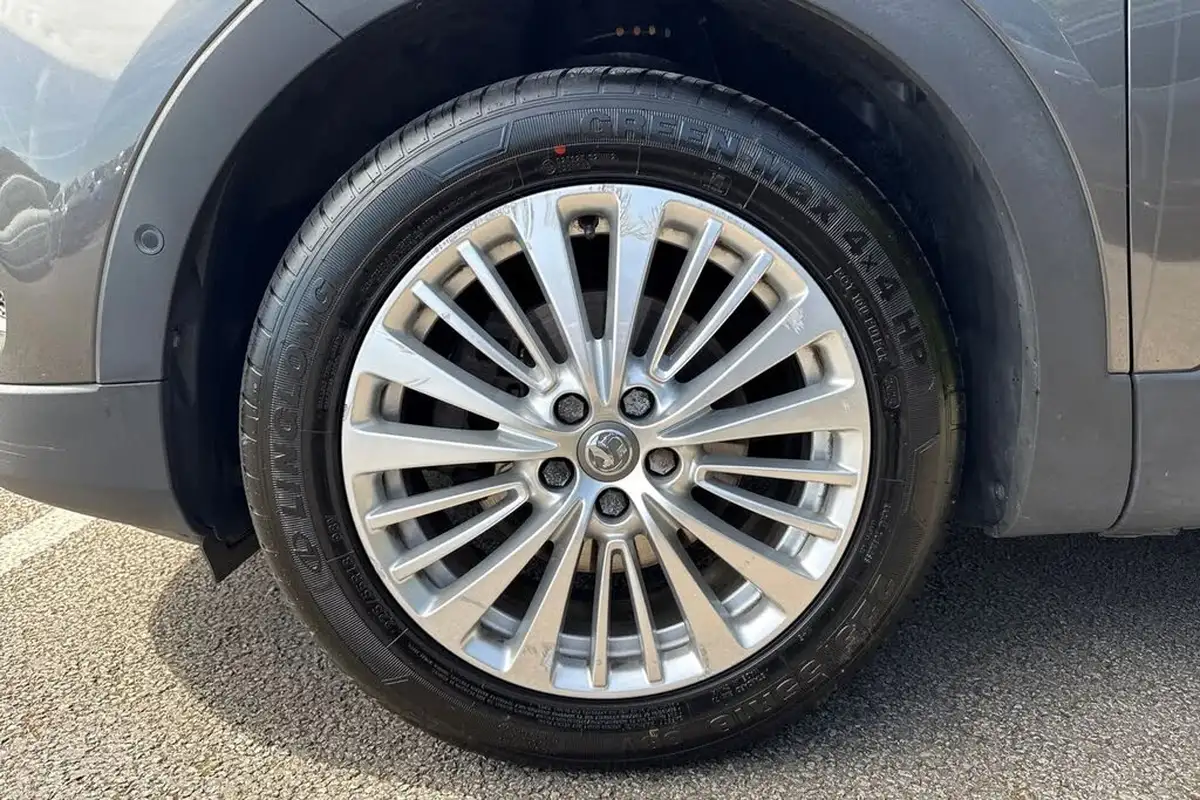 2019-vauxhall-grandland-x-15td-sport-nav-big-11