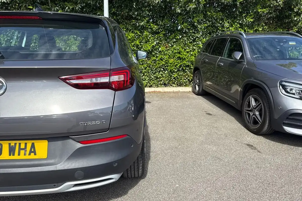 2019-vauxhall-grandland-x-15td-sport-nav-big-35