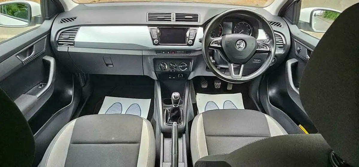 2015-skoda-fabia-12-tsi-se-109ps-estate-big-21