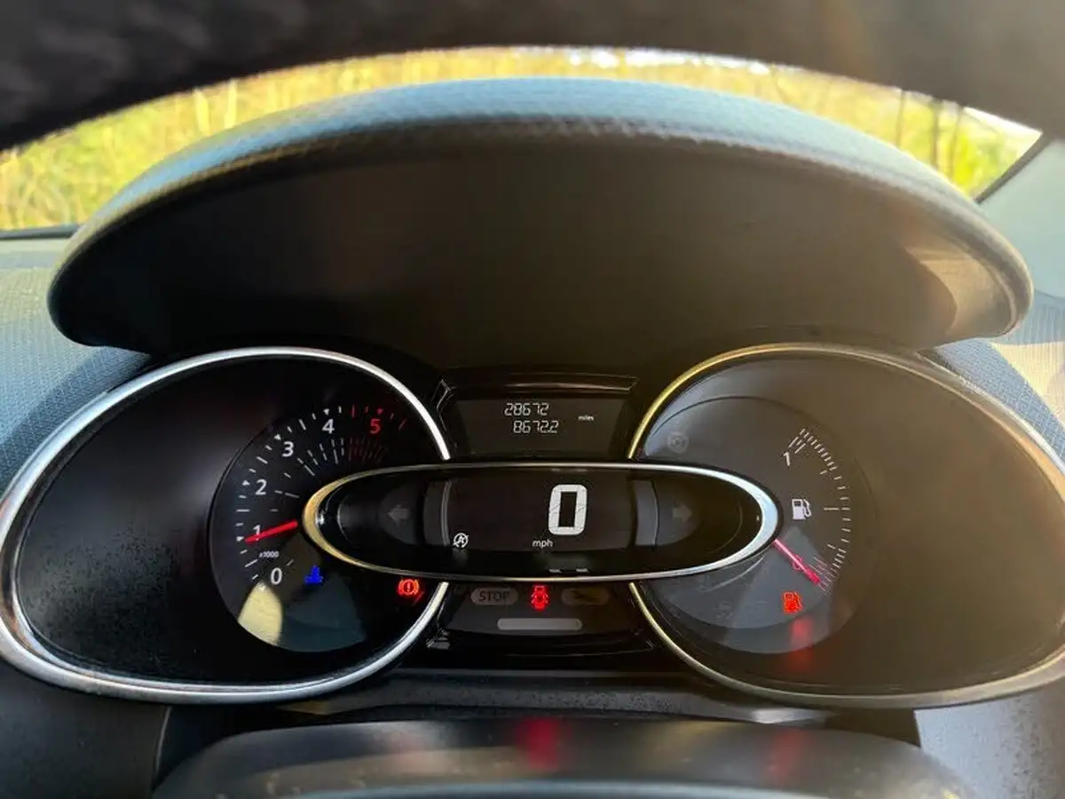 2017-renault-clio-15dci-dynamique-s-nav-90bhp-big-14