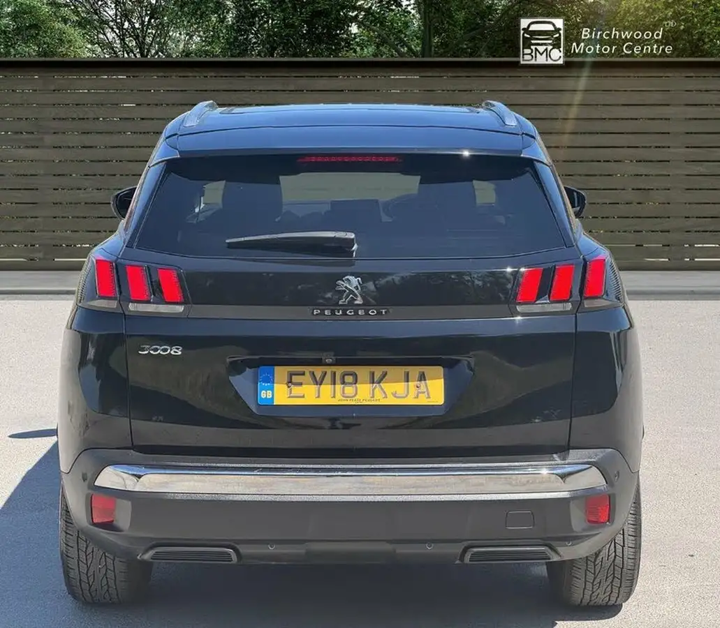 2018-peugeot-3008-suv-12-puretech-allure-eat6-big-5