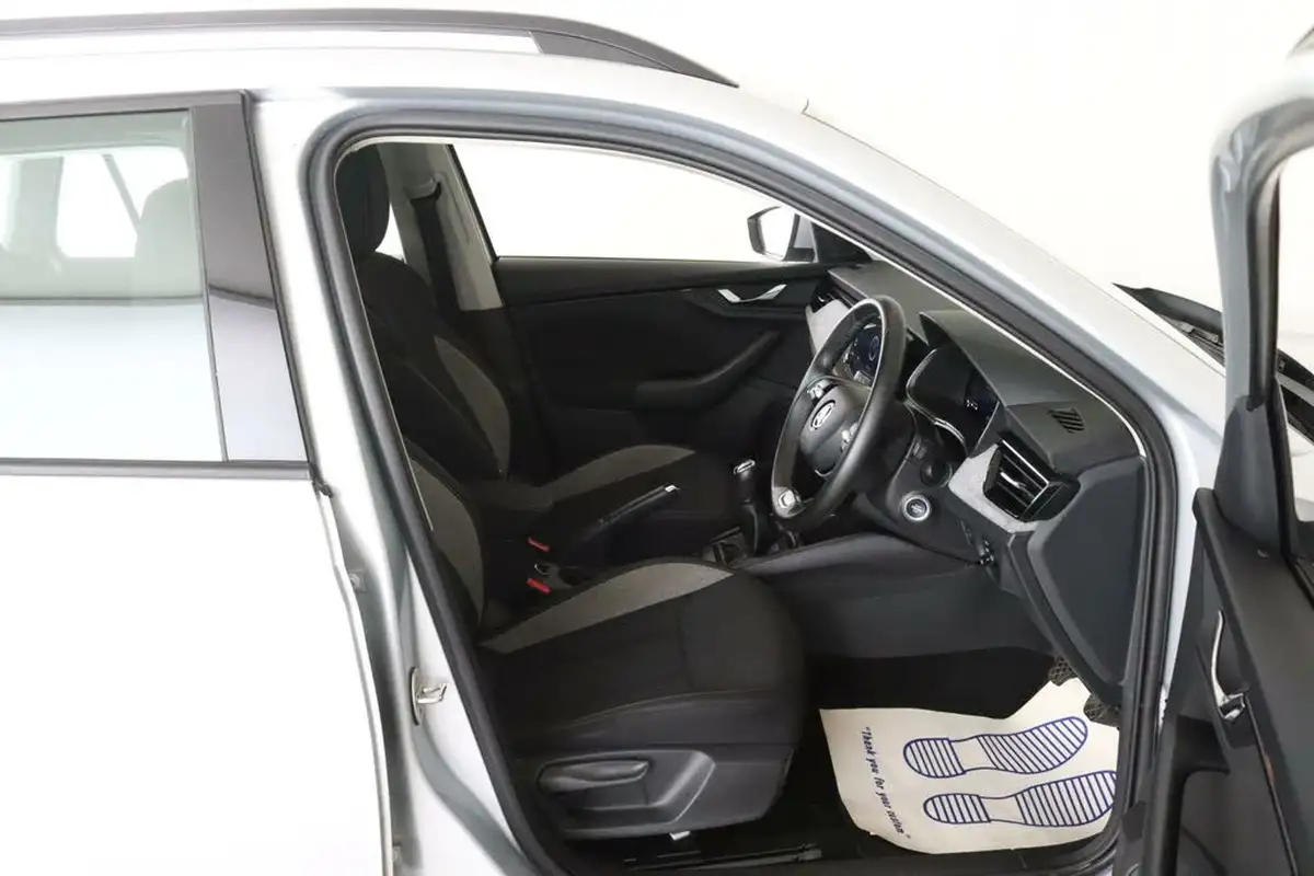 2024-skoda-kamiq-10-tsi-se-95ps-big-13
