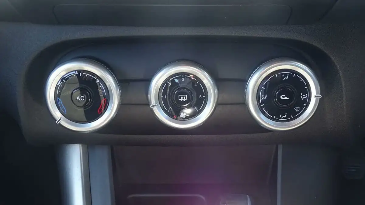 2013-alfa-romeo-giulietta-14-collezione-multiair-170bhp-big-47