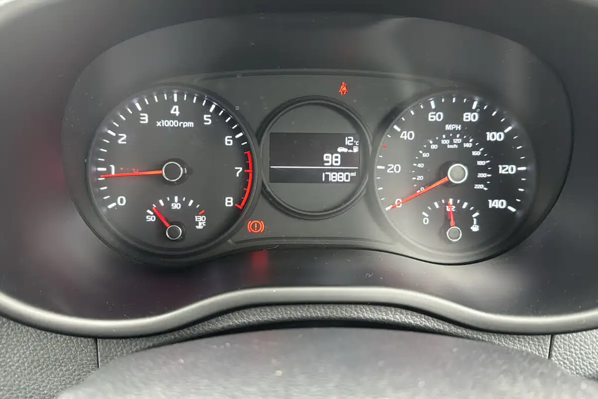 2018-kia-picanto-10-2-65bhp-adap-big-12