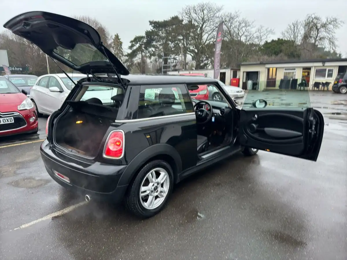2011-mini-cooper-16-one-98bhp-hatchback-3d-big-55
