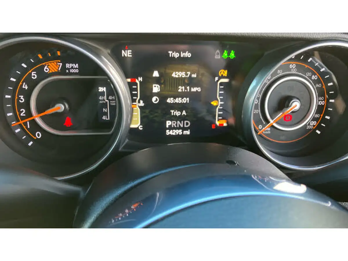 2021-jeep-wrangler-20-gme-overland-5d-big-65