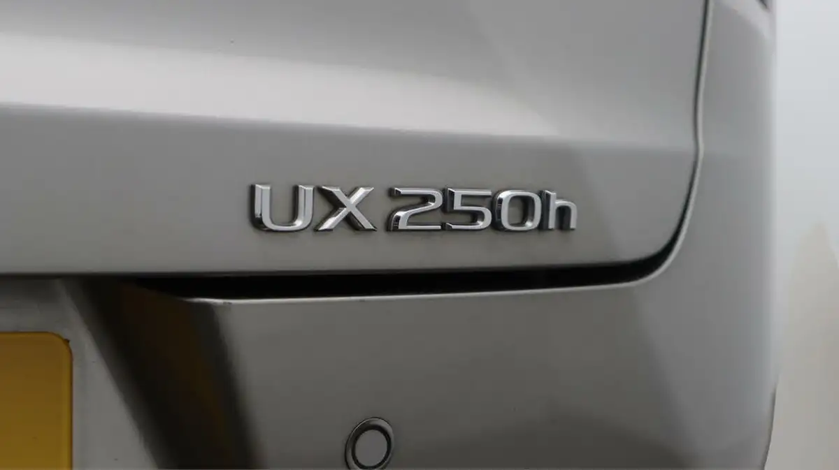2022-lexus-ux-250h-20-ux-184bhp-premium-plus-pack-big-22