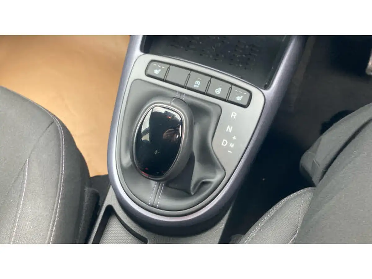 2023-hyundai-i10-12-premium-auto-big-12