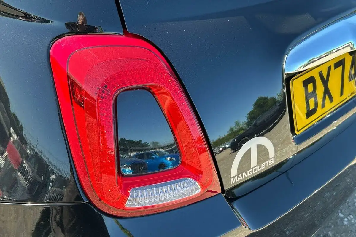 2024-fiat-500-10-top-big-27