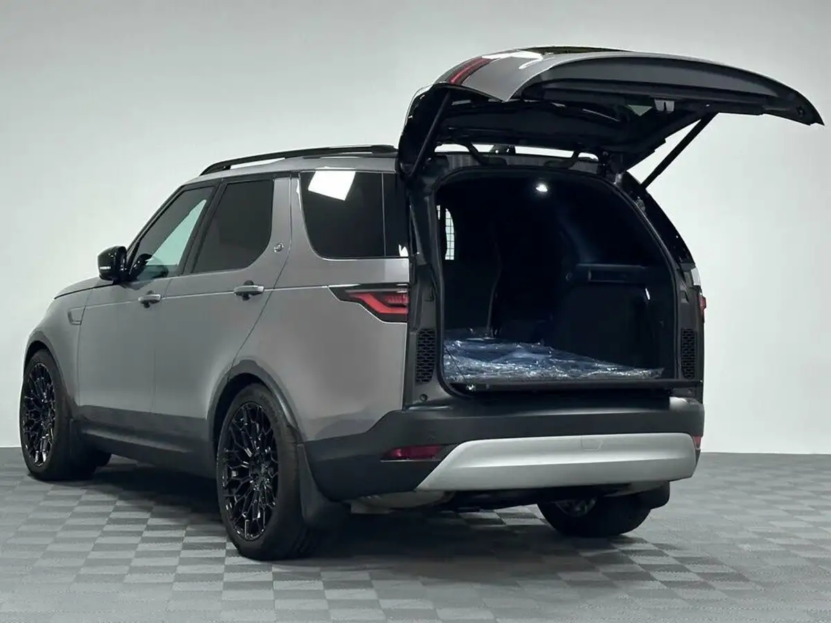 2025-land-rover-discovery-30-d350-commercial-se-big-18