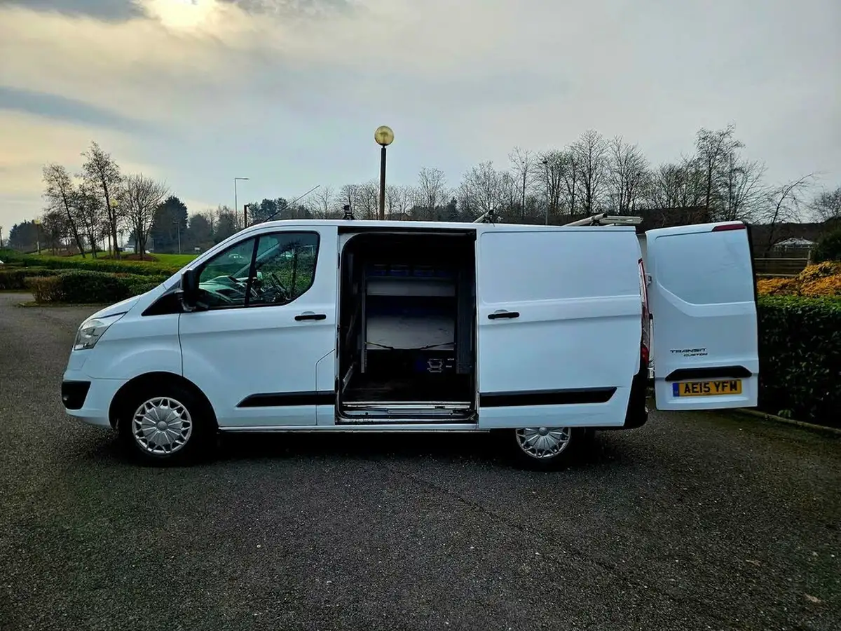 2015-ford-transit-custom-22tdci-330-l2h1-trend-125ps-panel-van-big-11