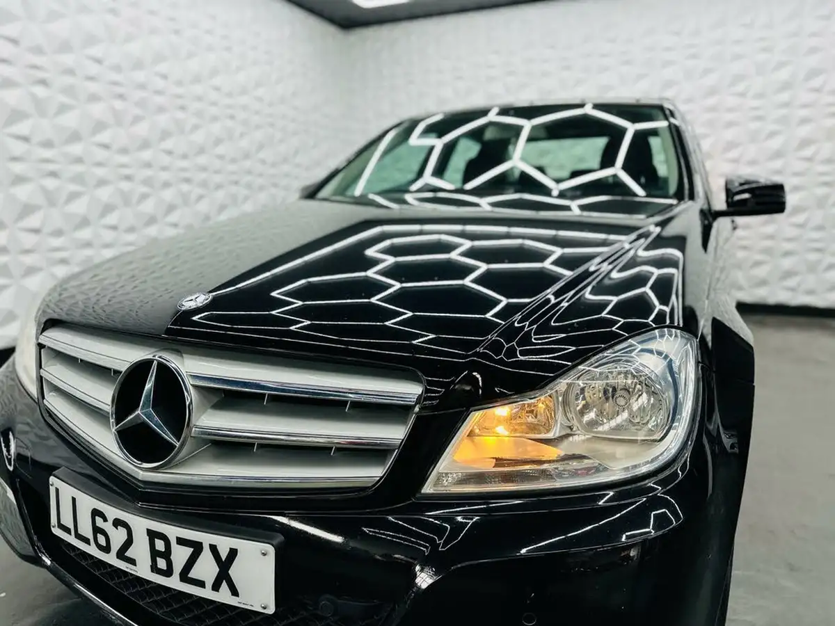 2012-mercedes-benz-c-class-21cdi-c200-cdi-executive-se-saloon-4d-big-7