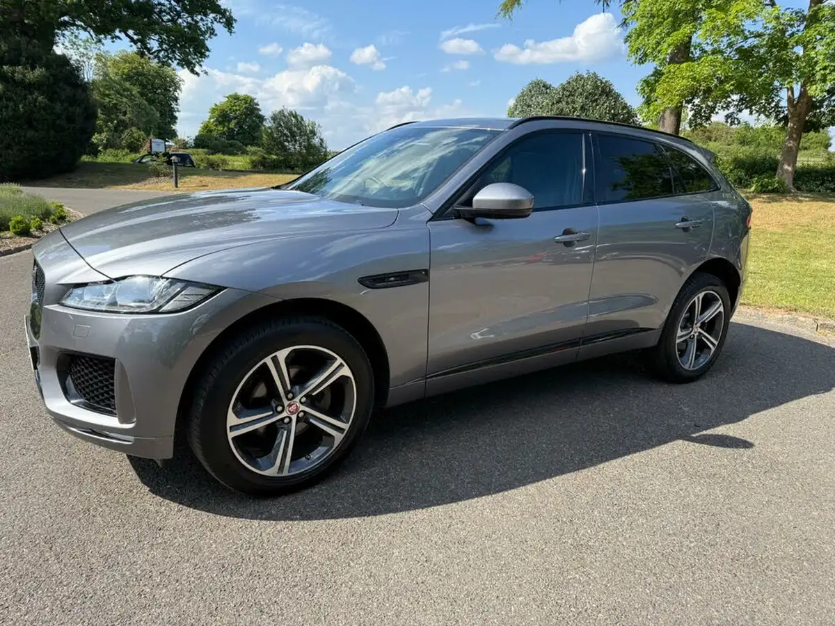 2020-jaguar-f-pace-20-i4d-chequered-flag-180ps-big-18