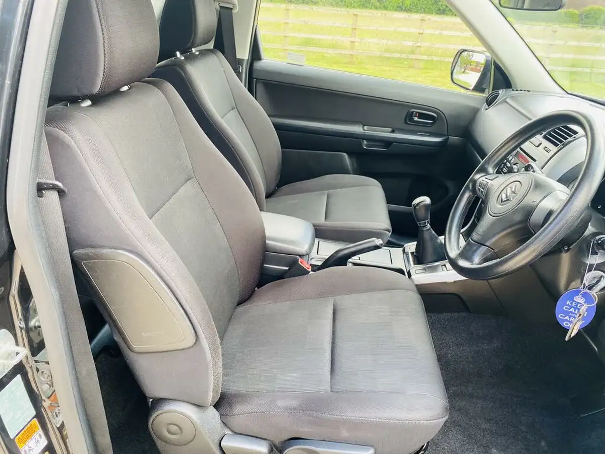 2012-suzuki-grand-vitara-16-sz3-big-9
