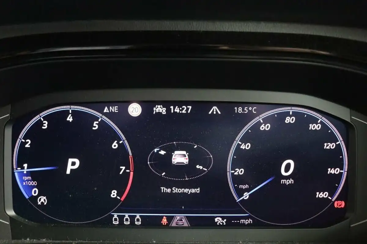 2024-volkswagen-t-roc-15-tsi-r-line-hatchback-5d-dsg-big-32