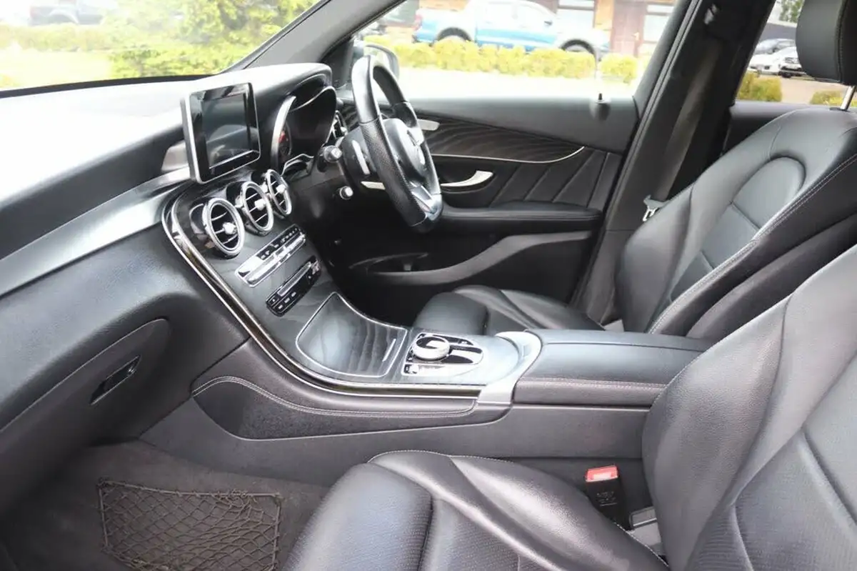 2018-mercedes-benz-glc-class-21d-glc250d-amg-line-ss-station-wagon-5d-big-29